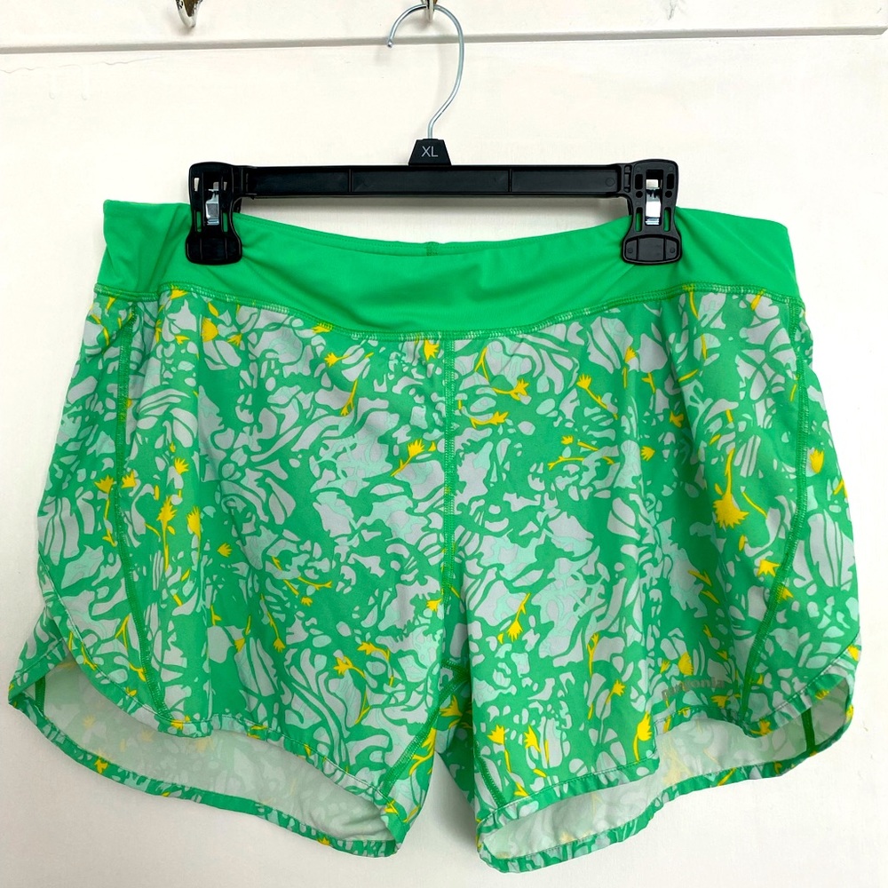 Patagonia Womens Size XL Shorts Nine Trails Running Green Yellow Printed Stretch